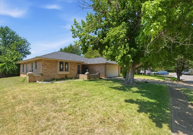 Photo 2 of Single family home for sale at 200 Almond Ln, Euless, TX 76039 | MLS# 21325764 | Listing updated on 2026-08-21