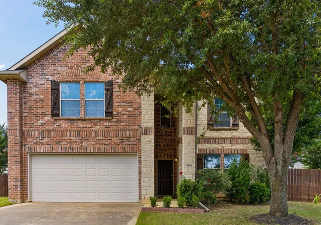 Photo 1 of Single family home for sale at 3800 Windy Point Dr, Denton, TX 76208 | MLS# 21326352 | Listing updated on 2026-08-22