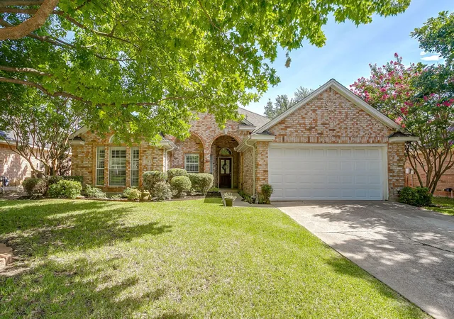 Photo 1 of Single family home for sale at 14 Zachary Ct, Mansfield, TX 76063 | MLS# 21325353 | Listing updated on 2026-08-17