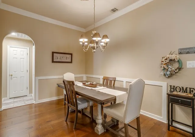 Photo 4 of Single family home for sale at 14 Zachary Ct, Mansfield, TX 76063 | MLS# 21325353 | Listing updated on 2026-08-17