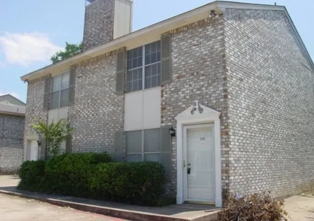 Photo 1 of Townhouse for sale at 110 Graystone Pl, Duncanville, TX 75137 | MLS# 21327557 | Listing updated on 2026-07-16