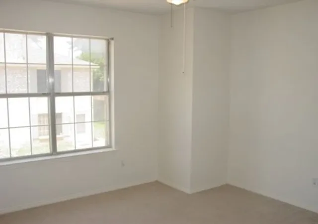Photo 3 of Townhouse for sale at 110 Graystone Pl, Duncanville, TX 75137 | MLS# 21327557 | Listing updated on 2026-07-16