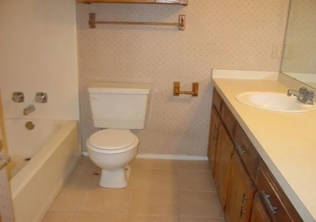 Photo 7 of Townhouse for sale at 110 Graystone Pl, Duncanville, TX 75137 | MLS# 21327557 | Listing updated on 2026-07-16