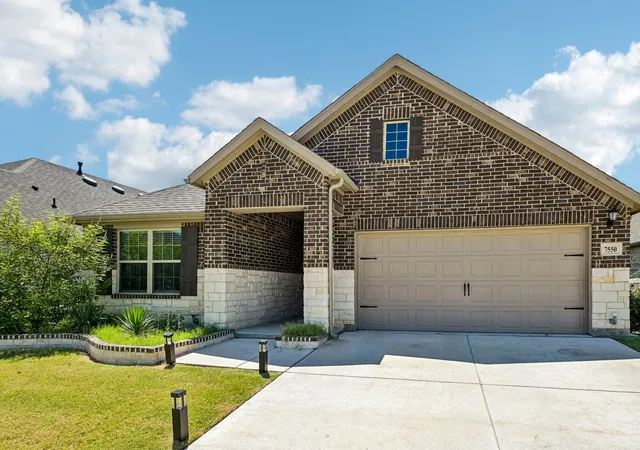 Photo 2 of Single family home for sale at 7550 Wild Mint Trl, Venus, TX 76084 | MLS# 21319009 | Listing updated on 2026-08-28