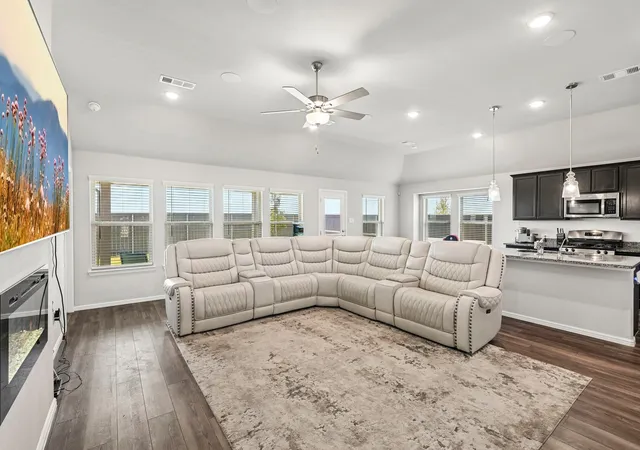 Photo 4 of Single family home for sale at 7550 Wild Mint Trl, Venus, TX 76084 | MLS# 21319009 | Listing updated on 2026-08-28