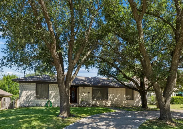 Photo 1 of Single family home for sale at 8011 Eagle Trl, Dallas, TX 75238 | MLS# 21327029 | Listing updated on 2026-08-22