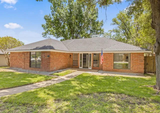 Photo 2 of Sale Pending at 1202 Fawn Ridge Dr, Duncanville, TX 75137 | MLS# 21304679 | Listing updated on 2026-08-17