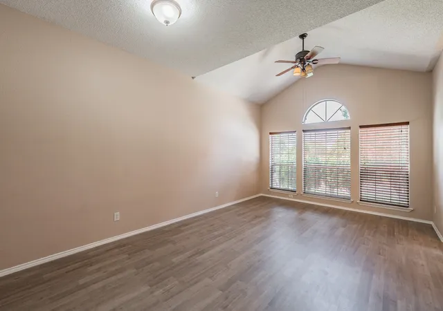 Photo 4 of Single family home for sale at 10212 Brea Canyon Rd, Fort Worth, TX 76108 | MLS# 21323688 | Listing updated on 2026-07-10