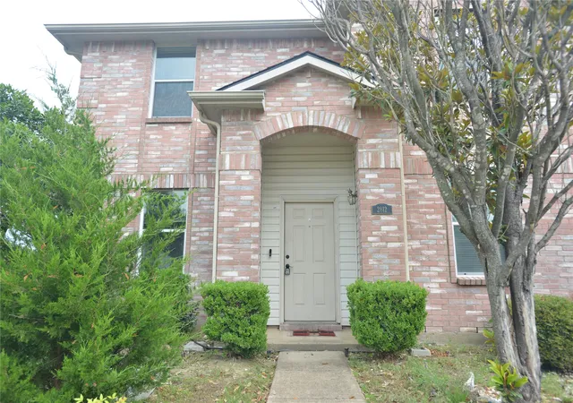 Photo 2 of Sale Pending at 2812 Sonora Ln, Mesquite, TX 75181 | MLS# 21317868 | Listing updated on 2026-08-17