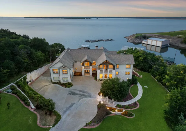 1st image of 362 Thompson Heights Dr, Denison, TX 75020 | MLS# 21326263