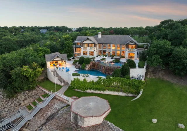 Photo 3 of Mansion for sale at 362 Thompson Heights Dr, Denison, TX 75020 | MLS# 21326263 | Listing updated on 2026-07-10