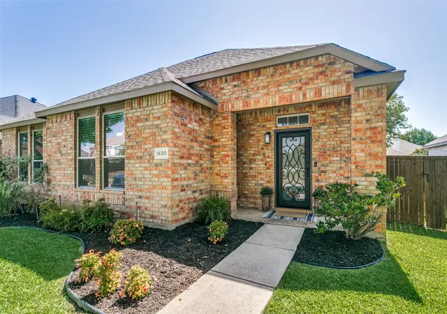 Homes for sale in Allen, TX | 1630 Branch Creek Dr, Allen, TX 75002 | MLS# 21327024