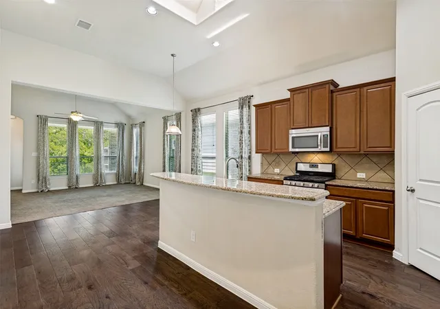 5th image of 4025 Hawthorne Dr, Sachse, TX 75048 | MLS# 21327749