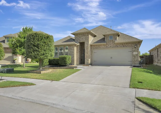 Photo 1 of Single family home for sale at 125 Mossy Oak Trl, Fort Worth, TX 76131 | MLS# 21326890 | Listing updated on 2026-08-22