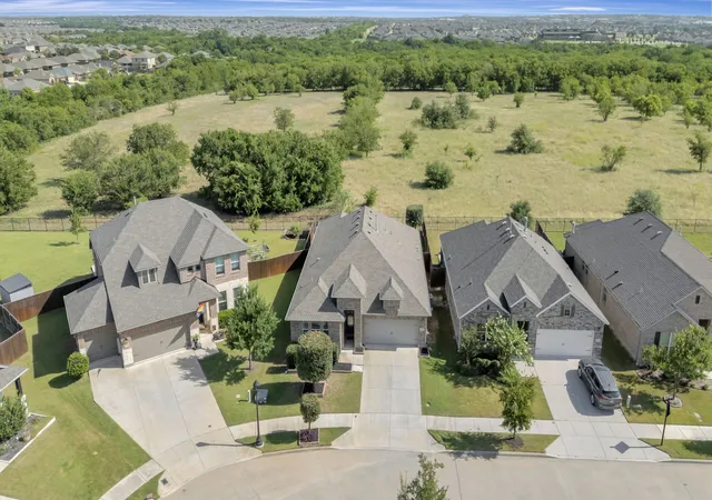 Photo 2 of Single family home for sale at 125 Mossy Oak Trl, Fort Worth, TX 76131 | MLS# 21326890 | Listing updated on 2026-08-22