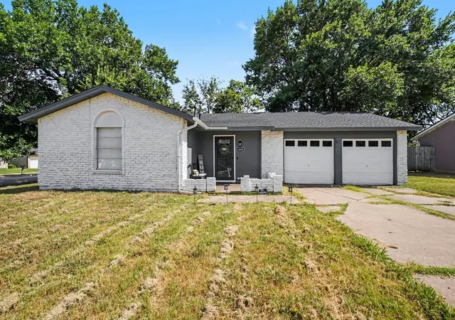Photo 2 of Single family home for sale at 1608 Natches Dr, Arlington, TX 76014 | MLS# 21301834 | Listing updated on 2026-10-04