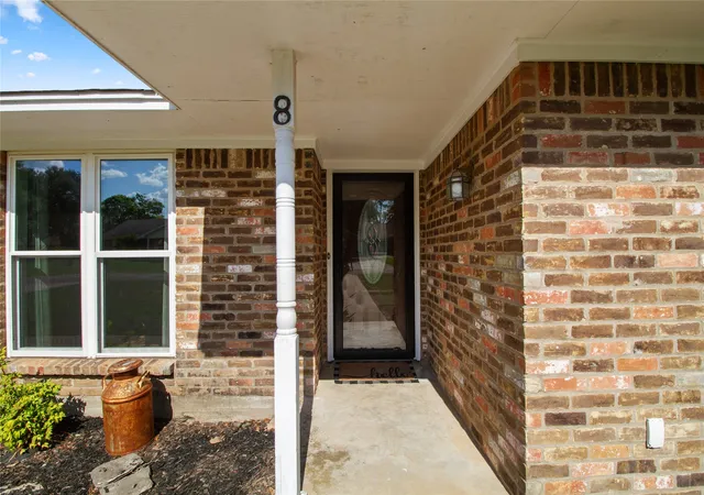 Photo 2 of Single family home for sale at 8 Circle Dr, Teague, TX 75860 | MLS# 21327612 | Listing updated on 2026-08-22
