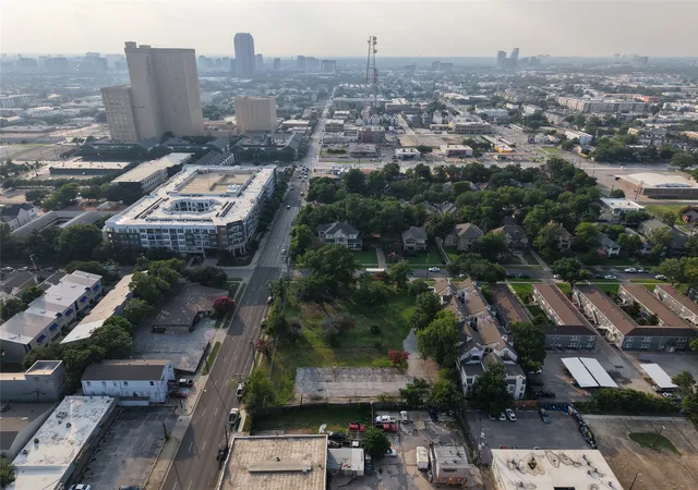 Photo 3 of Land for sale at 1000 N Peak St, Dallas, TX 75204 | MLS# 21326065 | Listing updated on 2026-08-31