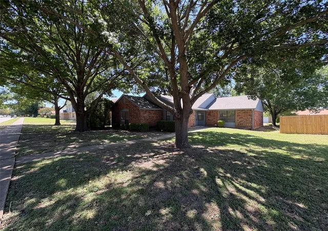 3rd image of 1362 Southridge Dr, Lancaster, TX 75146 | MLS# 21327454