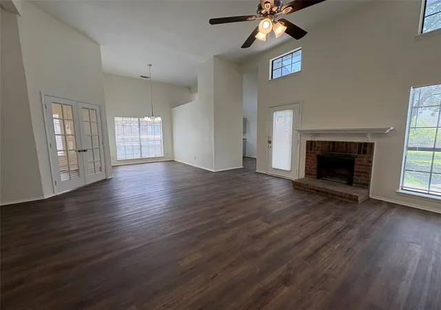 4th image of 1362 Southridge Dr, Lancaster, TX 75146 | MLS# 21327454