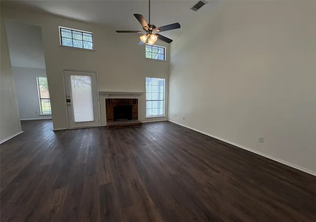 5th image of 1362 Southridge Dr, Lancaster, TX 75146 | MLS# 21327454