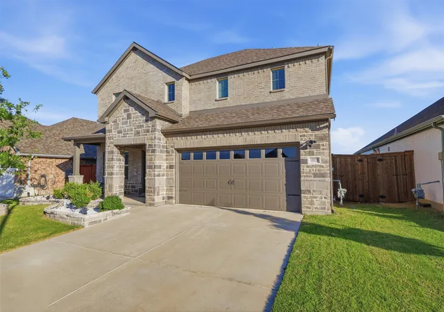 Photo 3 of Single family home for sale at 10529 Smiths Bend Rd, Fort Worth, TX 76126 | MLS# 21326544 | Listing updated on 2026-08-26