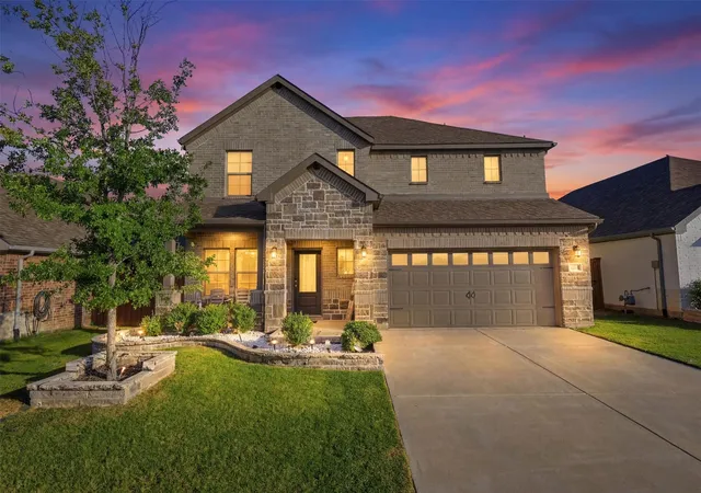 Photo 4 of Single family home for sale at 10529 Smiths Bend Rd, Fort Worth, TX 76126 | MLS# 21326544 | Listing updated on 2026-08-26