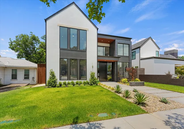 Photo 2 of Sale Pending at 7619 Kenwell St, Dallas, TX 75209 | MLS# 21327472 | Listing updated on 2026-08-28