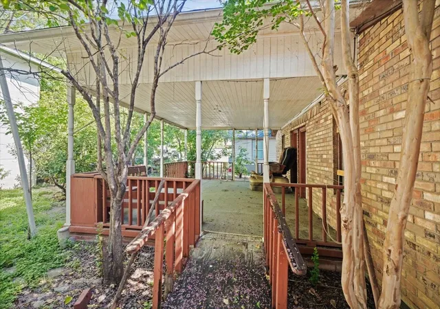 Photo 3 of Single family home for sale at 3907 Odessa St, Dallas, TX 75212 | MLS# 21326658 | Listing updated on 2026-08-26