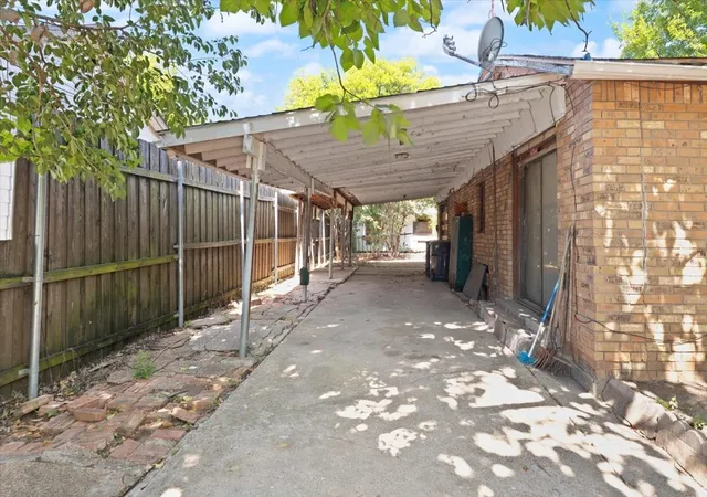 Photo 4 of Single family home for sale at 3907 Odessa St, Dallas, TX 75212 | MLS# 21326658 | Listing updated on 2026-08-26