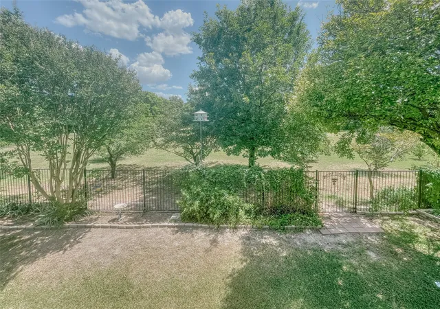 2nd image of 1312 Rio Grande Dr, Benbrook, TX 76126 | MLS# 21327218