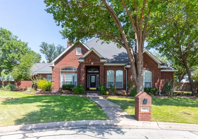 Photo 1 of Single family home for sale at 1418 Kingwood Cir, Abilene, TX 79602 | MLS# 21327488 | Listing updated on 2026-10-02