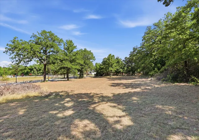 Photo 4 of Manufactured home for sale at 6901 Hawk Rd, Flower Mound, TX 75022 | MLS# 21321062 | Listing updated on 2026-09-05