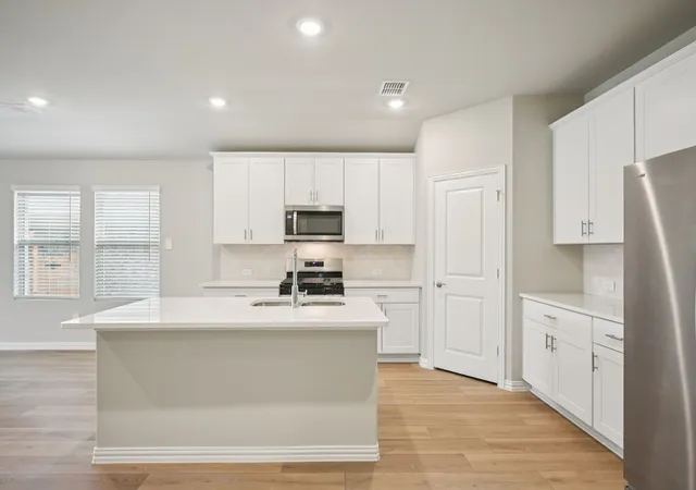 Photo 4 of Sale Pending at 6207 Castamere Dr, Mc Kinney, TX 75071 | MLS# 21327300 | Listing updated on 2026-08-25