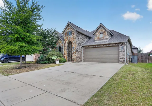 Photo 2 of Single family home for sale at 2726 Buffalo Run, Burleson, TX 76028 | MLS# 21327939 | Listing updated on 2026-08-22