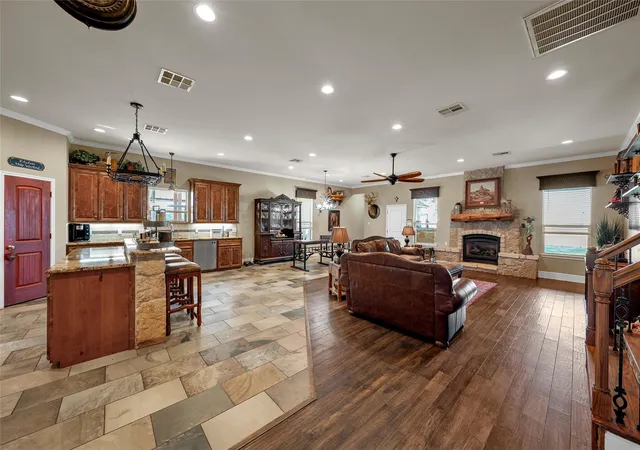 Photo 4 of House for sale at 180 Hcr 2224 E, Aquilla, TX 76622 | MLS# 21326494 | Listing updated on 2026-08-22