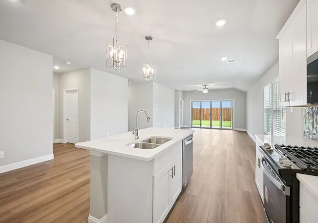 Photo 4 of Sale Pending at 6201 Castamere Dr, Mc Kinney, TX 75071 | MLS# 21327309 | Listing updated on 2026-09-22