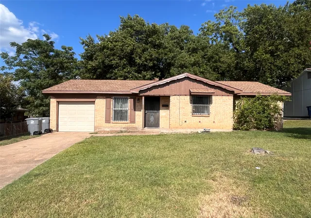 Photo 1 of Sale Pending at 6808 Sweet Sue Ln, Dallas, TX 75241 | MLS# 21328032 | Listing updated on 2026-07-23