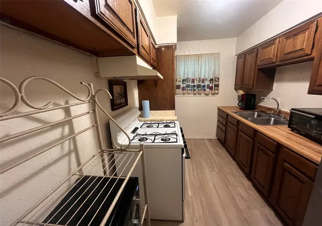 Photo 4 of Sale Pending at 6808 Sweet Sue Ln, Dallas, TX 75241 | MLS# 21328032 | Listing updated on 2026-07-23