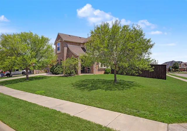 Photo 3 of Single family home for sale at 1204 Barberry Dr, Burleson, TX 76028 | MLS# 21327350 | Listing updated on 2026-08-22