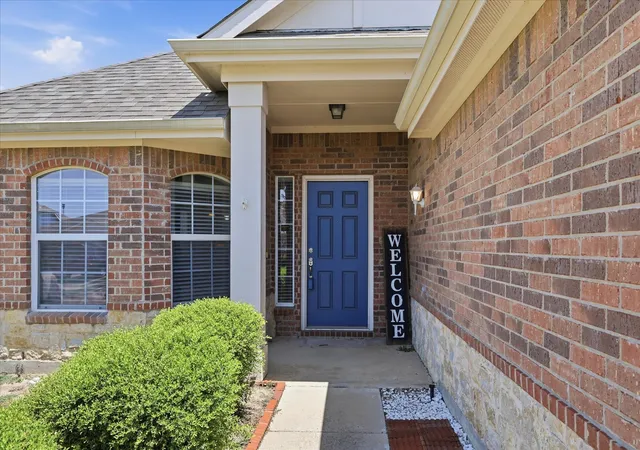 Photo 3 of Single family home for sale at 4517 Fir Dr, Fort Worth, TX 76244 | MLS# 21324053 | Listing updated on 2026-08-22
