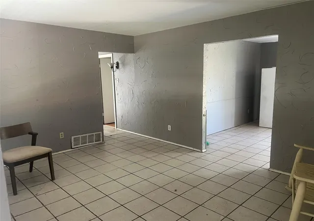 3rd image of 1300 Meadowcrest Dr, Plano, TX 75075 | MLS# 21326663