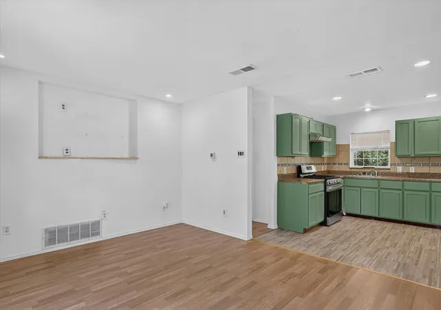 Photo 3 of Single family home for sale at 4912 Borden Dr, Fort Worth, TX 76116 | MLS# 21327911 | Listing updated on 2026-10-30