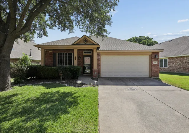 Photo 2 of Sale Pending at 1010 Sagebrush Trl, Duncanville, TX 75137 | MLS# 21328095 | Listing updated on 2026-08-22