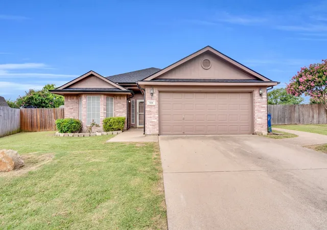 Photo 1 of Single family home for sale at 1006 Darren Dr, Burleson, TX 76028 | MLS# 21328029 | Listing updated on 2026-09-05