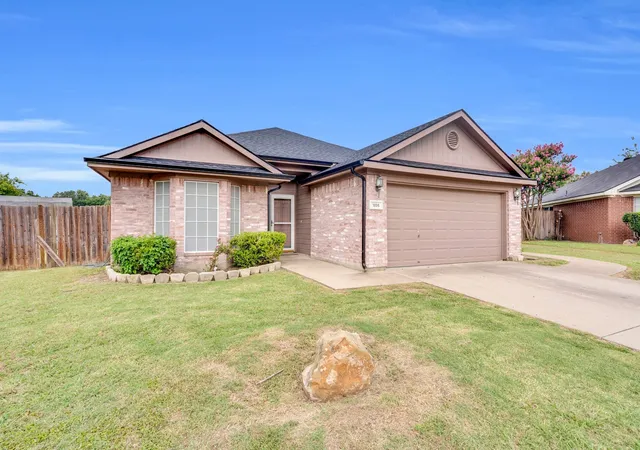 Photo 3 of Single family home for sale at 1006 Darren Dr, Burleson, TX 76028 | MLS# 21328029 | Listing updated on 2026-09-05