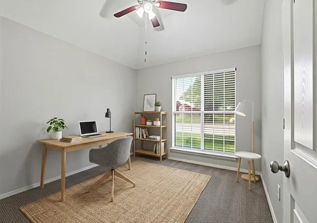 Photo 3 of Single family home for sale at 915 Sea Shell Dr, Mesquite, TX 75149 | MLS# 21326342 | Listing updated on 2026-08-26