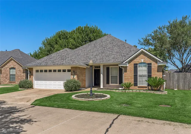2nd image of 407 Springfield Pl, Bossier City, LA 71112 | MLS# 21313839
