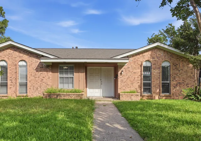 Photo 2 of Single family home for sale at 2324 Lovell Dr, Mesquite, TX 75150 | MLS# 21282279 | Listing updated on 2026-07-11