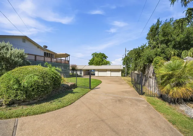 Photo 3 of Single family home for sale at 311 County Road 1710, Clifton, TX 76634 | MLS# 21316958 | Listing updated on 2026-08-31